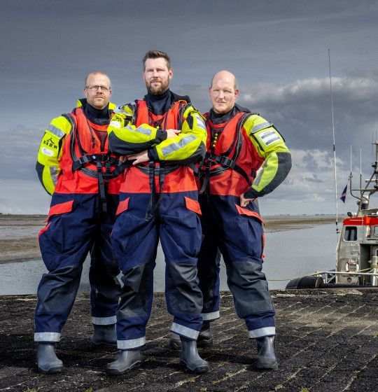 Redders op Zee - indrukwekkende verhalen van de KNRM - Wadden.nl