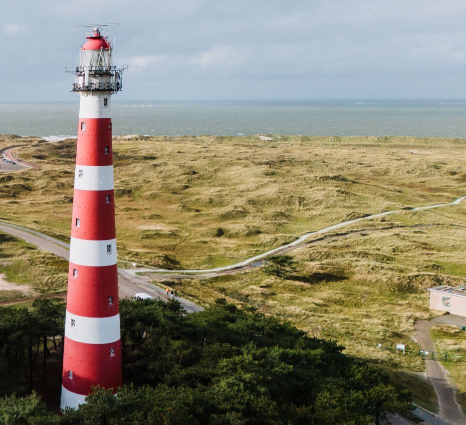 <p>Ontdek alles over de vuurtoren van waddeneiland Ameland met dit unieke vuurtorenarrangement! - Wadden.nl</p>