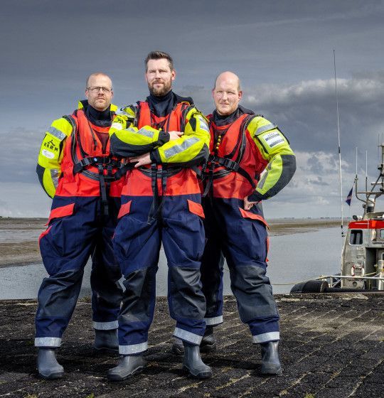 Redders op Zee - indrukwekkende verhalen van de KNRM - Wadden.nl